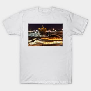 The Balmoral Hotel Edinburgh at Night - Scottland T-Shirt